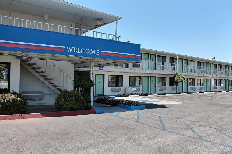 Motel 6-Fresno, Ca - Blackstone North Eksteriør bilde